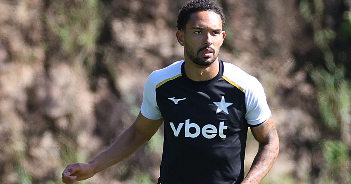 Aniversariante do dia, Vitinho projeta segunda vitória seguida para o Botafogo após quase quatro meses: ‘Essa é a nossa meta’