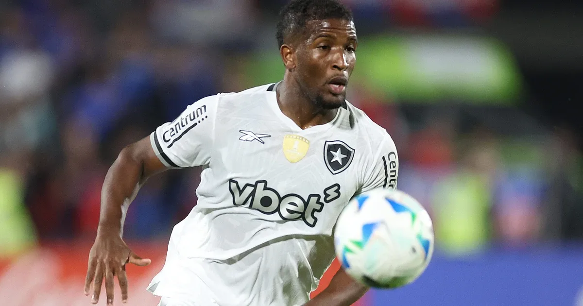 Atacante do Botafogo, Elias Manoel faz exames para assinar com clube de Loco Abreu no México