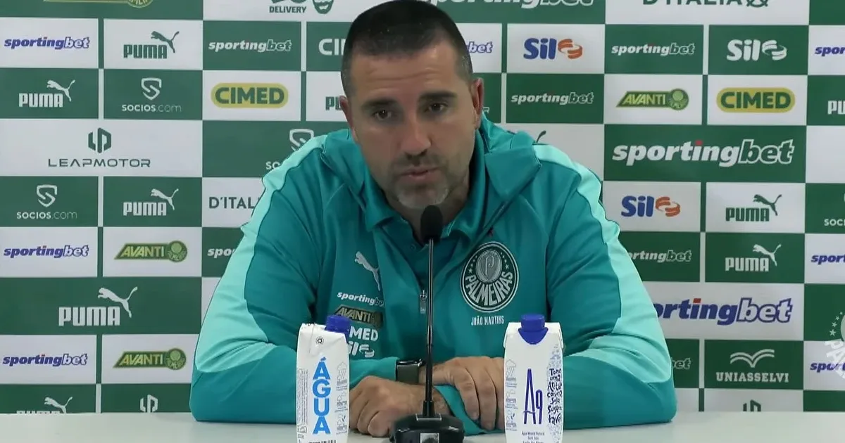 Auxiliar do Palmeiras responde sobre interesse em Danilo, do Botafogo: ‘Ele é uma suposição’