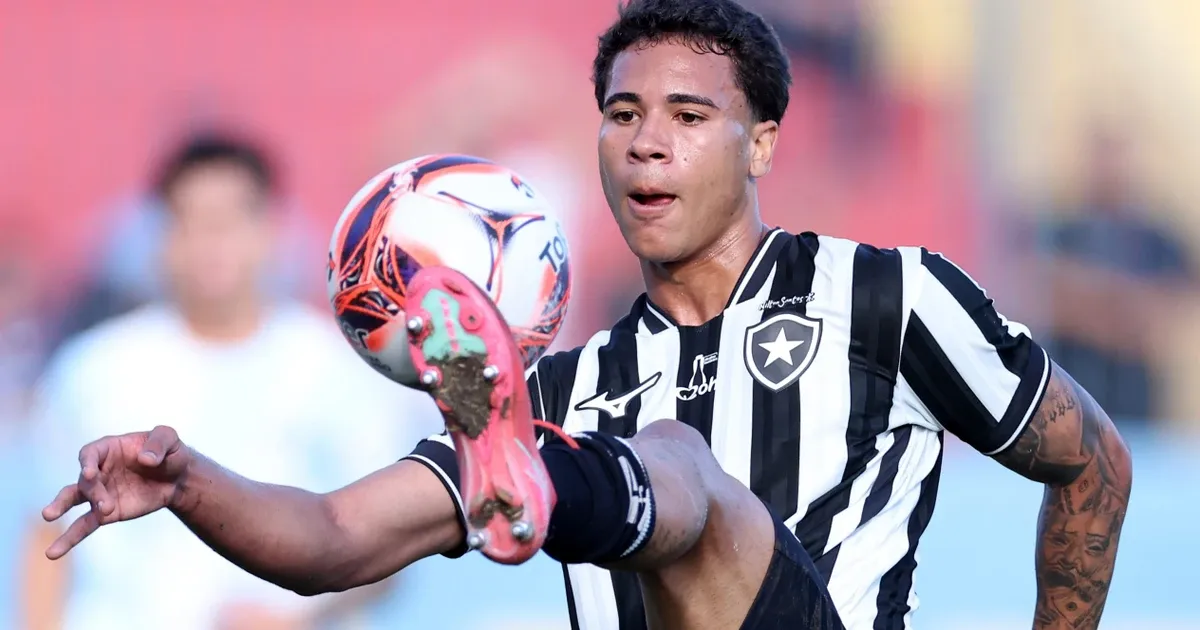 Botafogo amplia empréstimo de Gabriel Abdias, lateral do sub-20