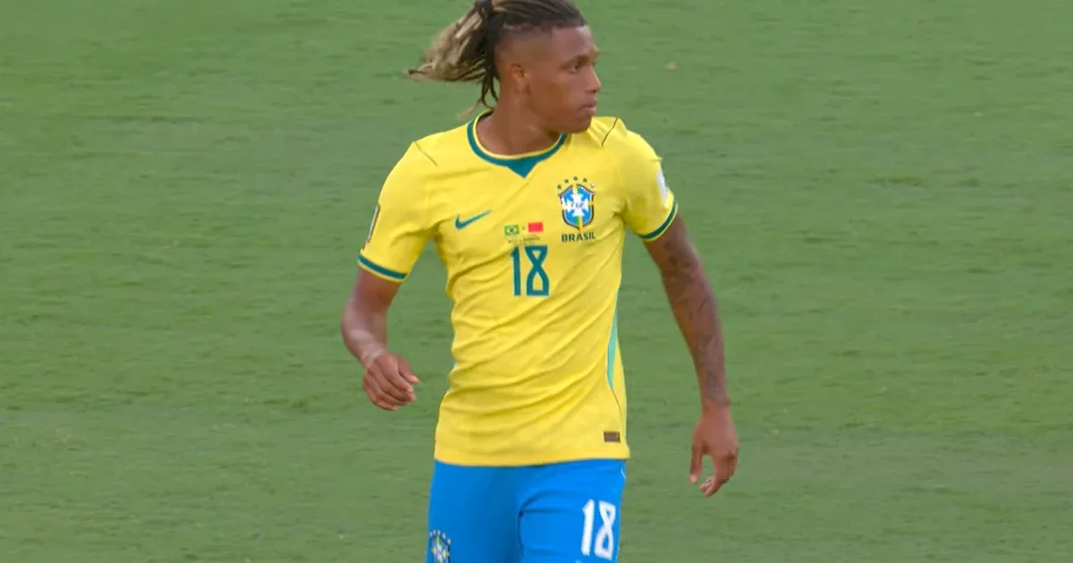 Botafogo e Danilo priorizam exterior; estafe crê que negociação no Brasil ‘pode ser boa’ para clube alvinegro, diz site