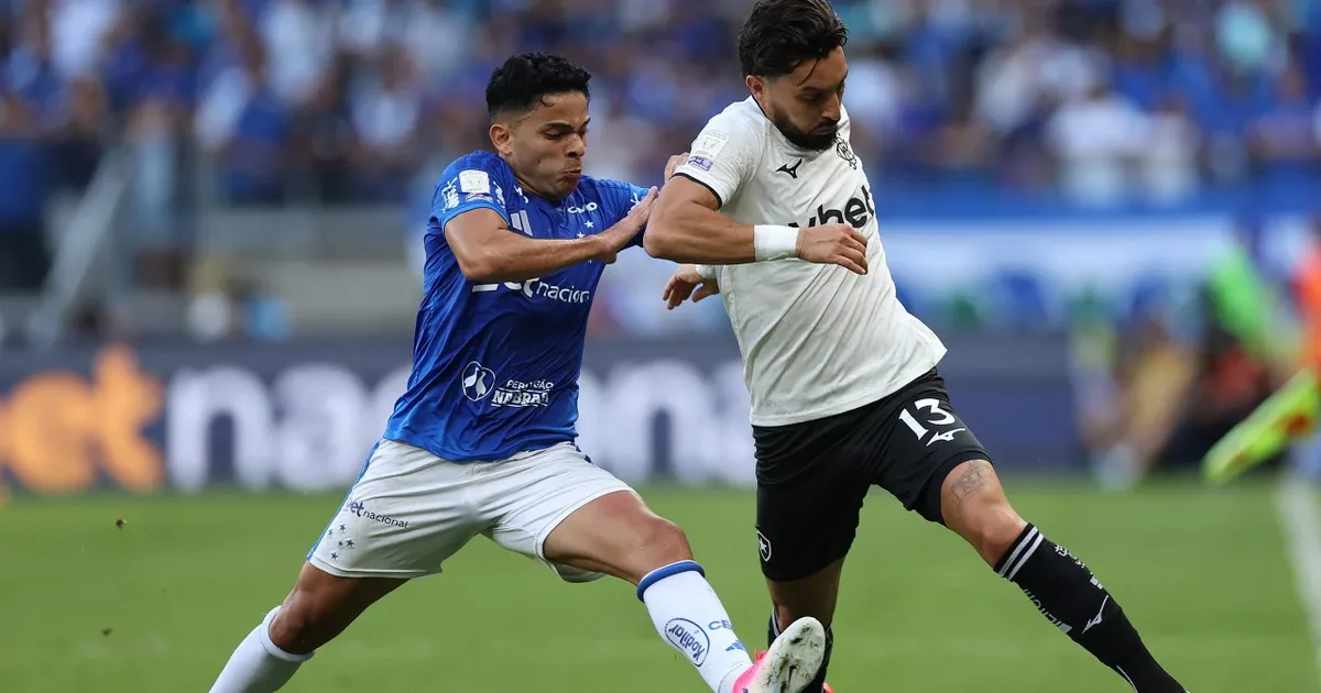 Botafogo ganha folga no calendário, e Alex Telles projeta período sem jogos: ‘Descansar, às vezes isso não acontece’