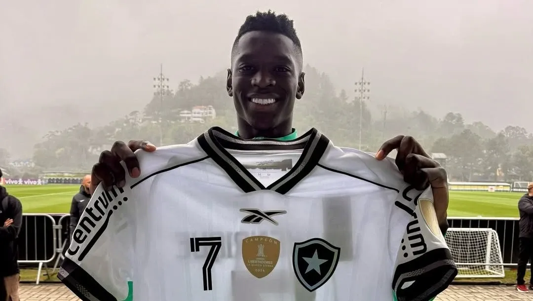 Botafogo: Troca de Danilo por Luiz Henrique é considerada remota