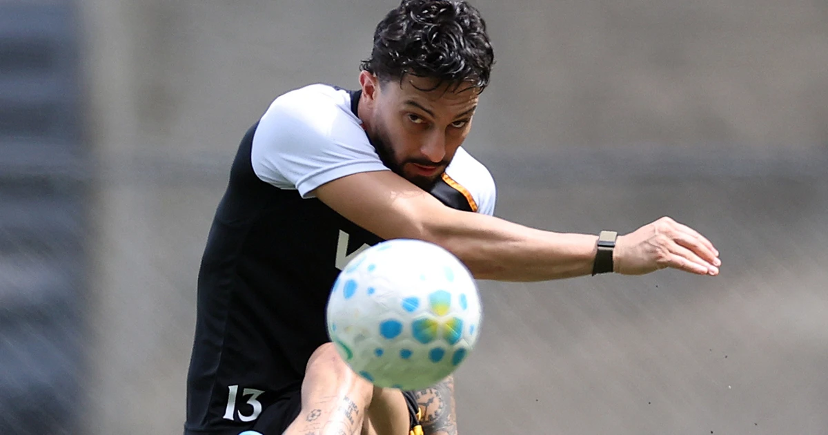 Botafogo nega que Alex Telles tenha rejeitado proposta de renovação e vai conversar com jogador após recesso