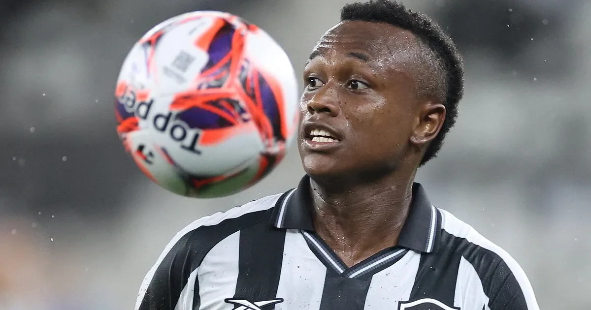 Botafogo pode emprestar Nathan Fernandes