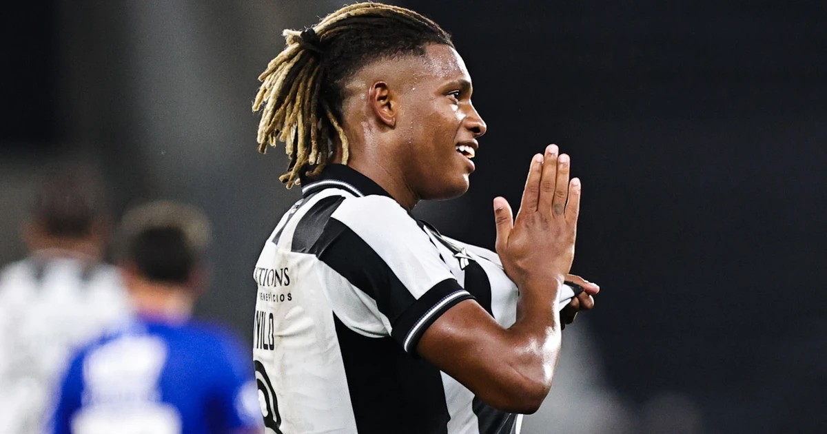 Botafogo pode fechar venda de Danilo para o Chelsea na casa dos € 40 milhões, diz canal