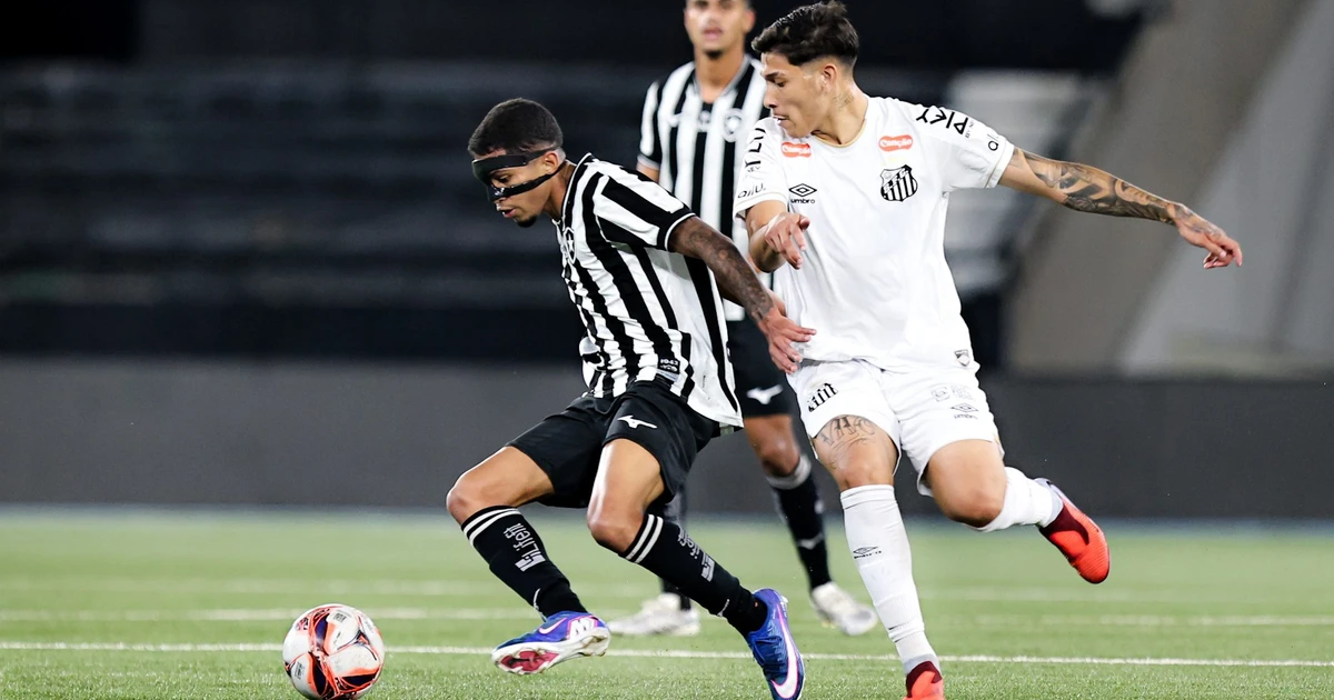 Botafogo tenta até o fim, vence Santos, mas é eliminado nas quartas de final do Brasileiro Sub-20
