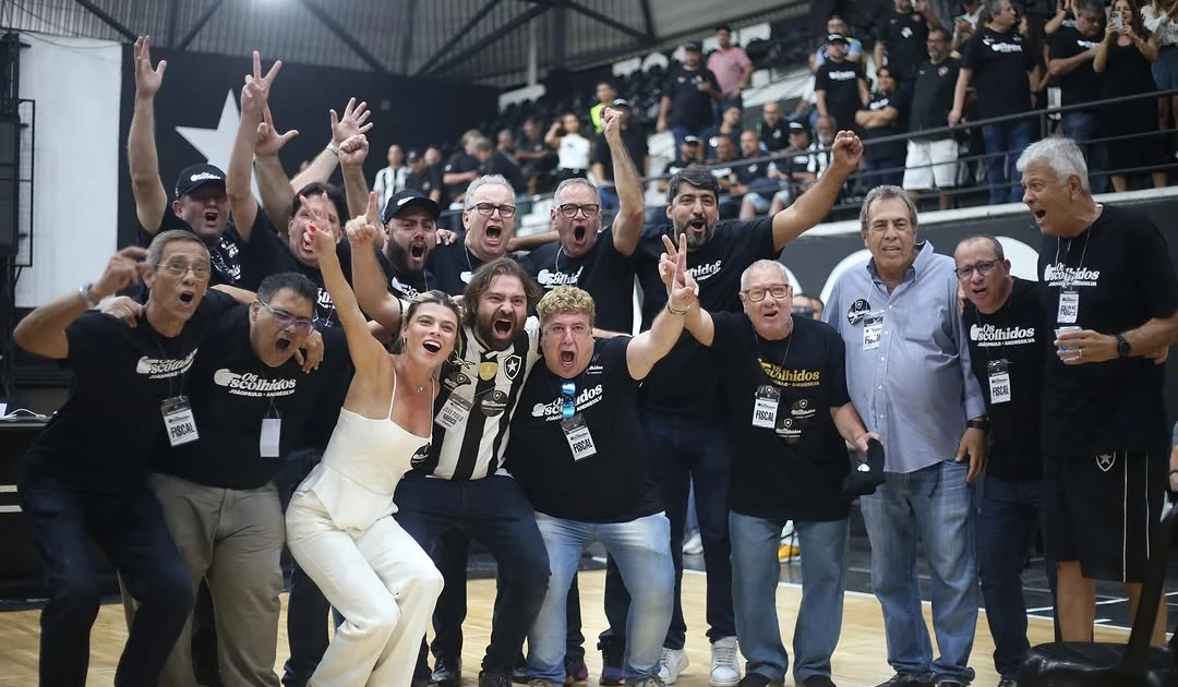 Botafogo social diz que John Textor o deve R$ 700 milhões e explica ‘acordo coletivo’ para receber parte