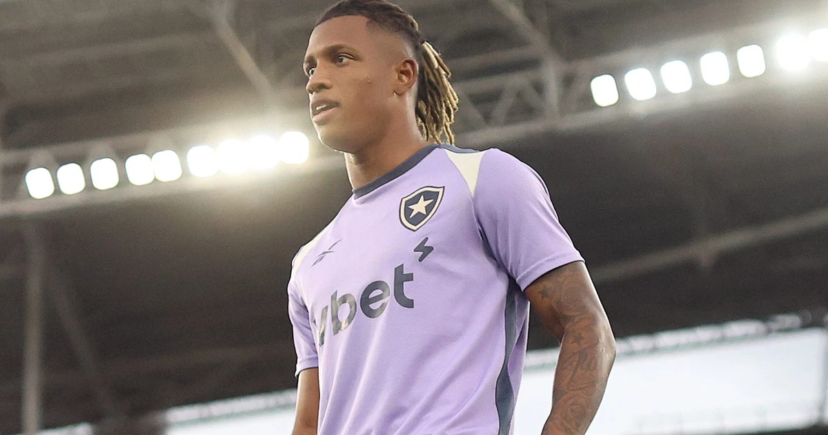 Canal: Botafogo considera ‘ridícula’ proposta sinalizada pelo Palmeiras por Danilo