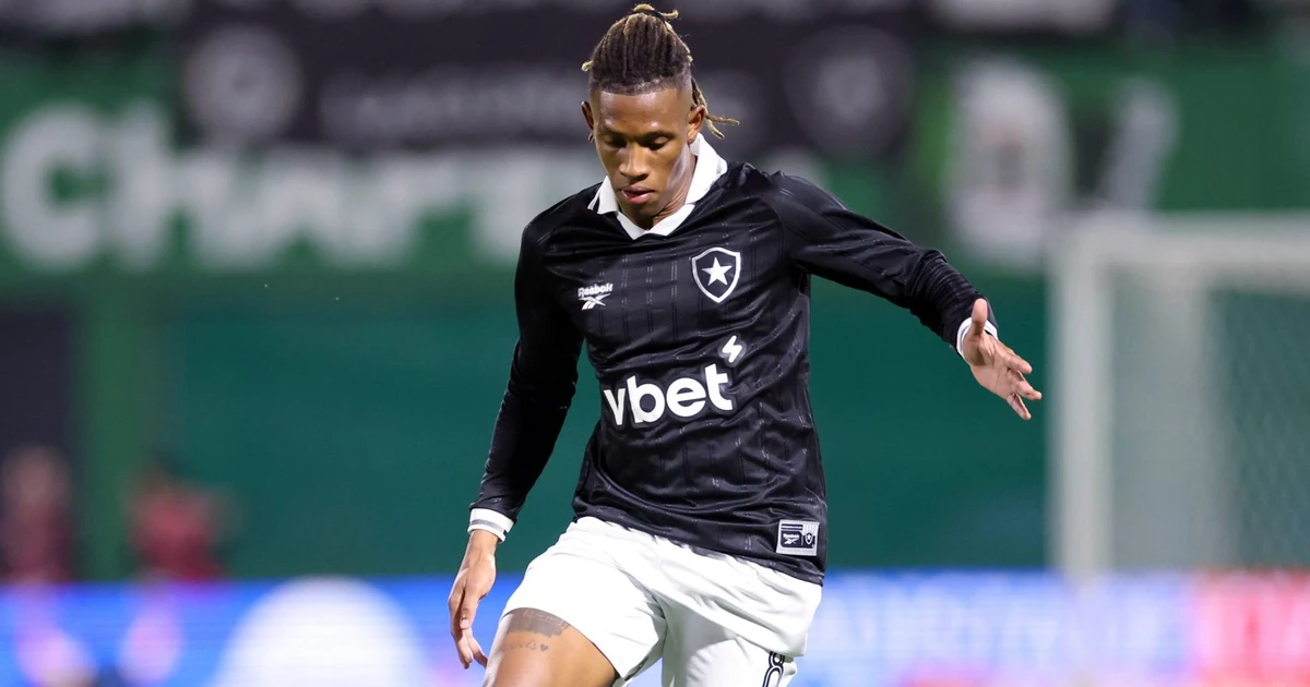 Canal: Botafogo recebe proposta de € 40 milhões do Zenit por Danilo