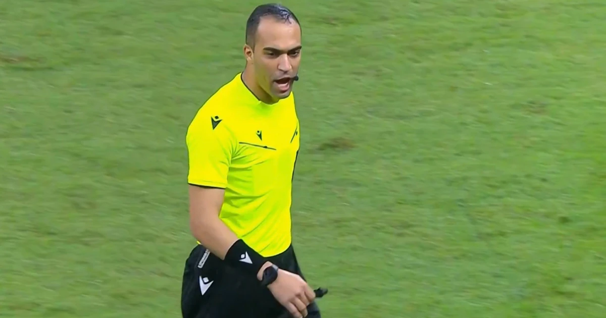 CBF escala Davi Lacerda para apitar Cruzeiro x Botafogo no Mineirão