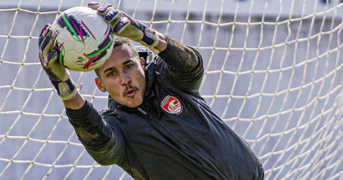Correspondente faz elogios a Gabriel Batista, reforço para o gol do Botafogo: ‘Disparado um dos principais atletas do Santa Clara, muito bom jogador’