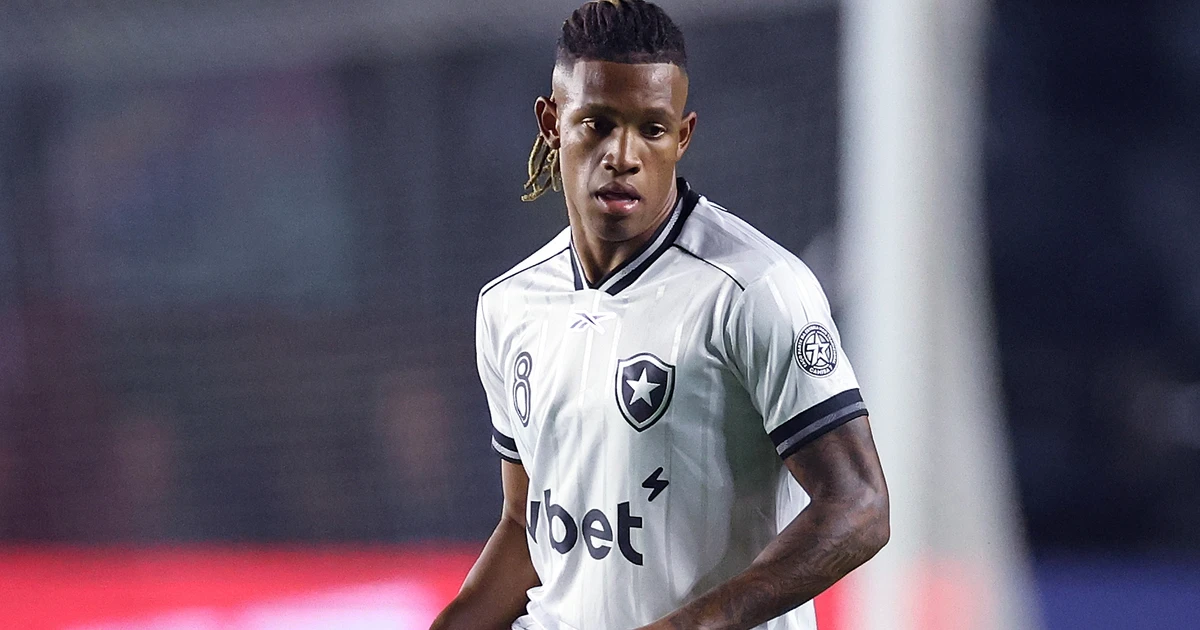 Danilo deve decidir futuro até a próxima semana; Palmeiras está disposto a pagar o que o Botafogo pedir, diz TV