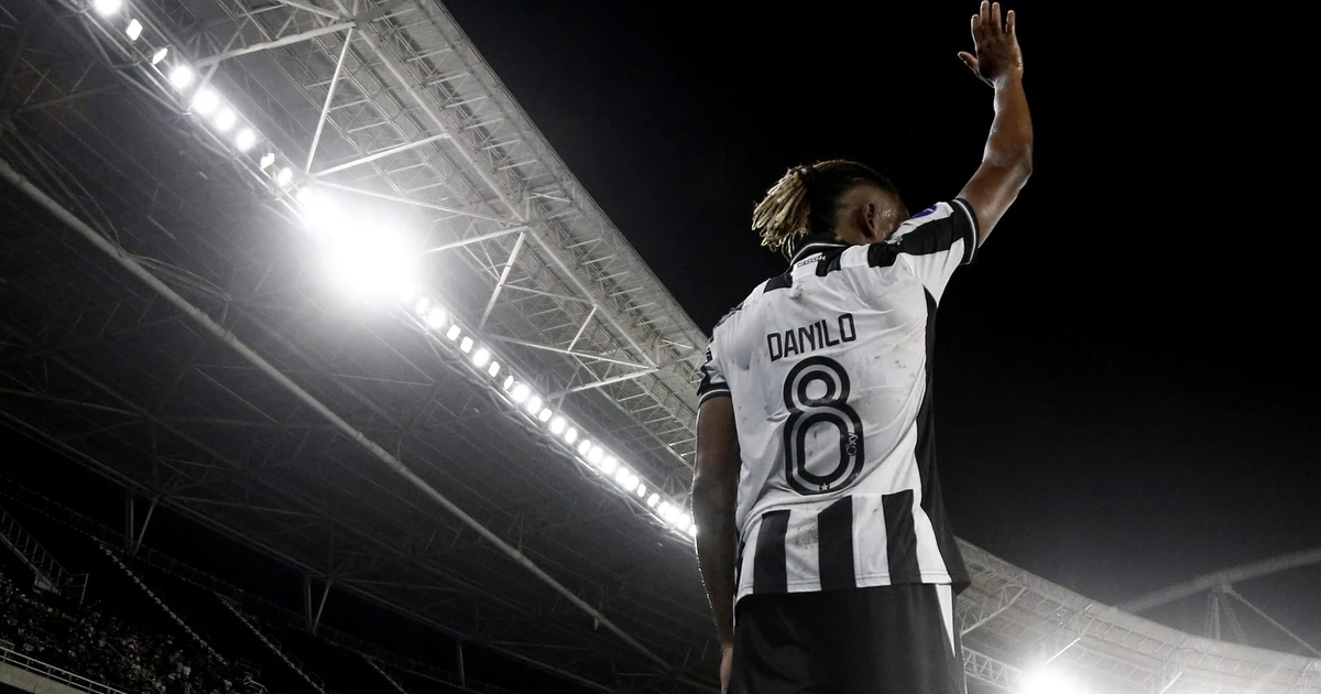 Danilo sinaliza que não deve mais jogar pelo Botafogo, diz site; Como é mais um a sondar