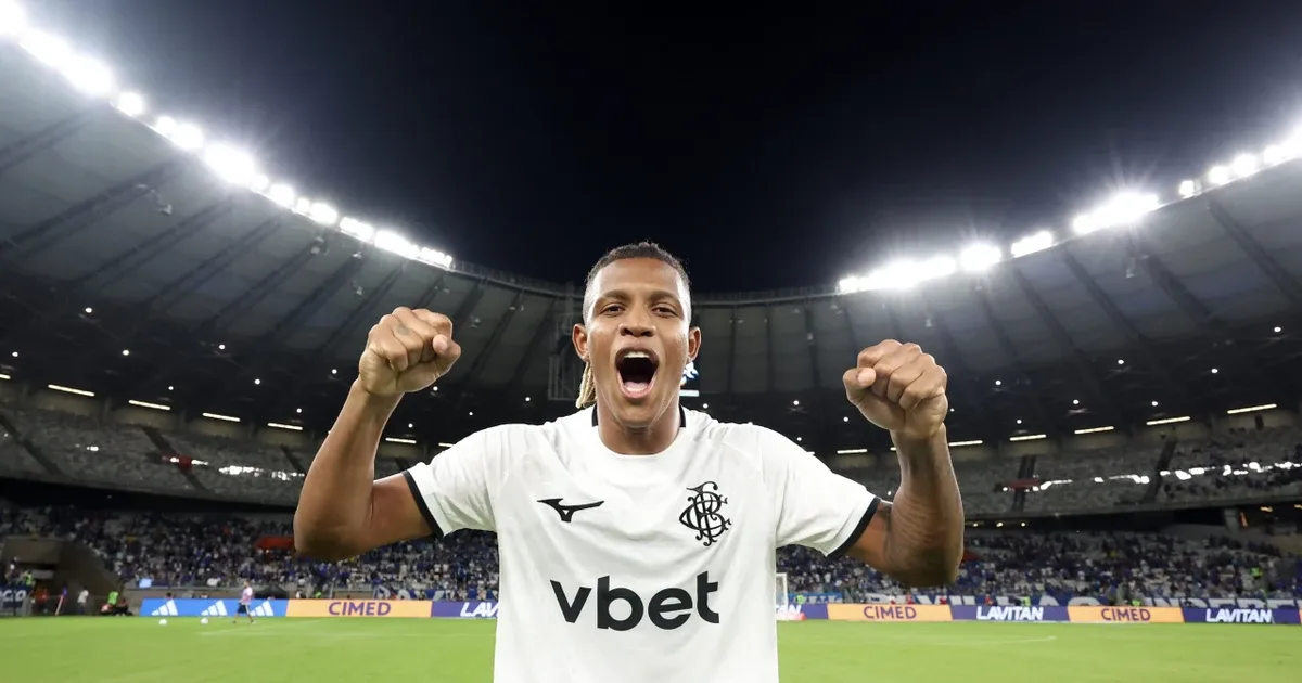 Danilo vibra com vitória do Botafogo sobre o Cruzeiro: ‘Dedicação e foco até o fim, como tem que ser’