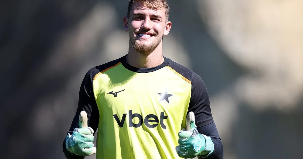 Escalação: com dores, Arthur Cabral desfalca Botafogo contra Santos; Léo Linck deve ser o goleiro