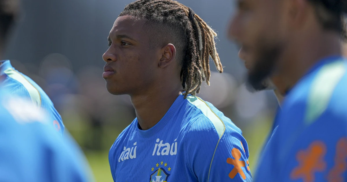 Ex-goleiro diz que Palmeiras fechou contratação de Danilo por € 25 milhões: ‘Só falta assinar’; Botafogo nega