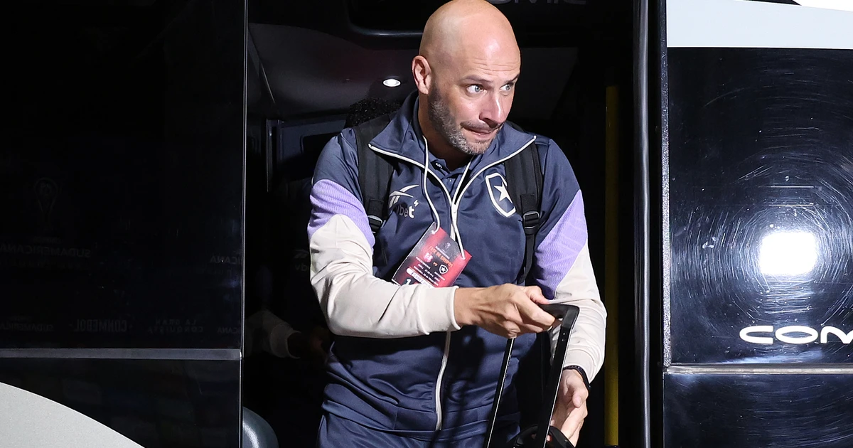 Com indefinição e clima ruim com Botafogo, Vasco deve desistir de Franclim Carvalho