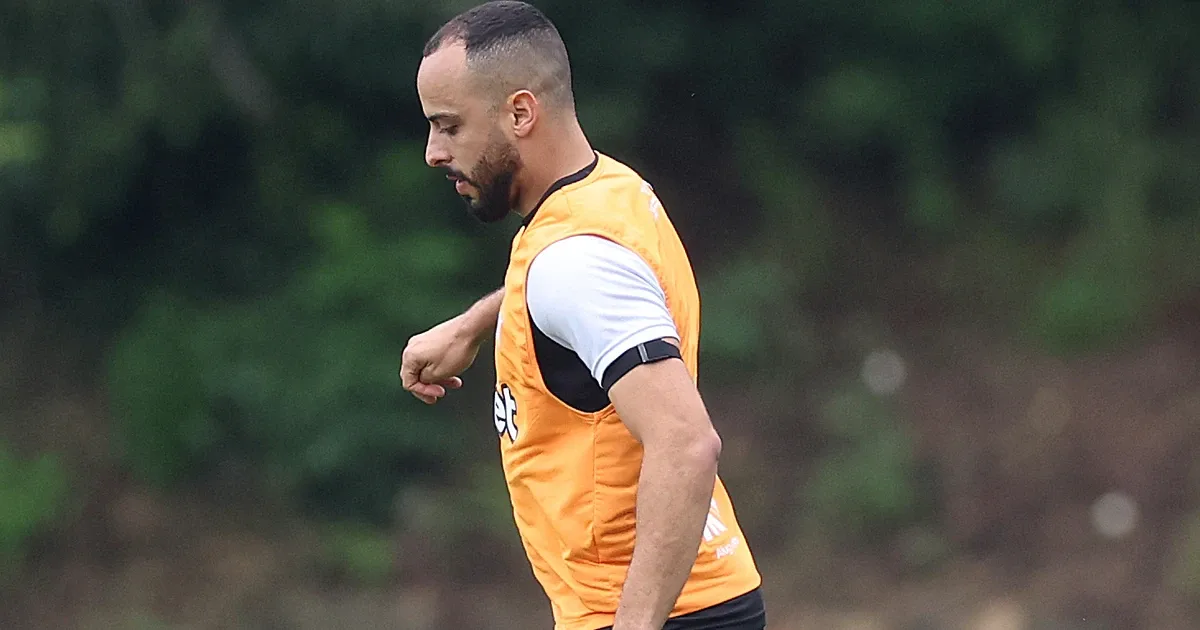 Jornalista: Arthur Cabral tem lesão crônica na região lombar e vem dependendo de infiltrações para atuar pelo Botafogo