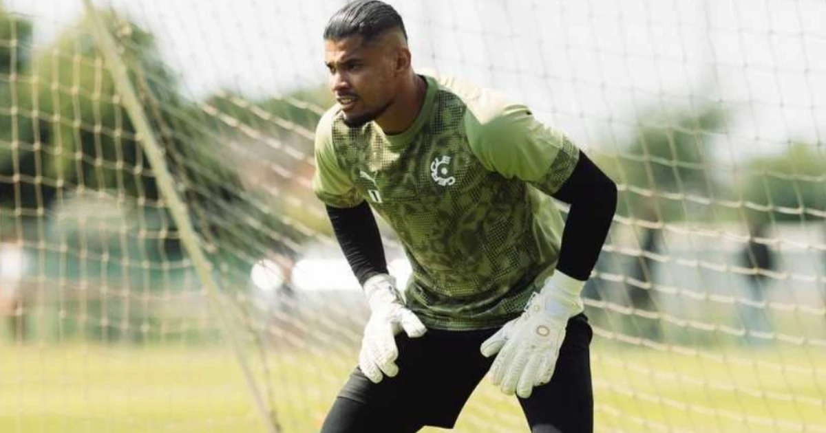 Jornalista: ‘Warleson vem para o Botafogo para disputar posição de titular com outro goleiro do mesmo perfil que deve chegar’