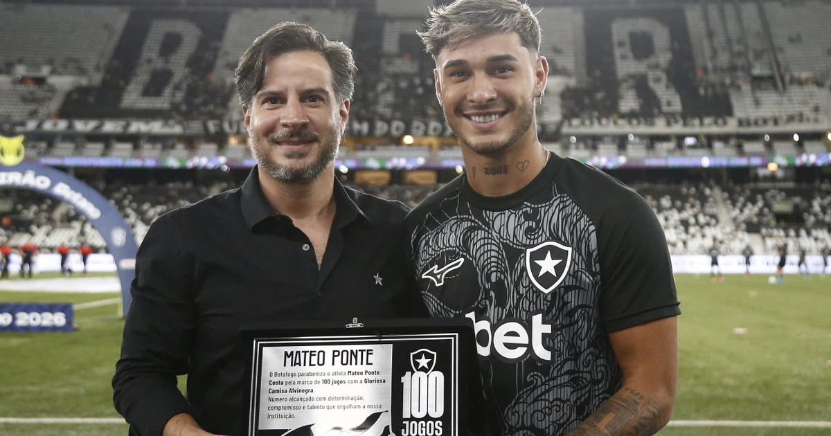 Mateo Ponte recebe homenagem do Botafogo pela marca de 100 jogos: ‘Muito feliz e agradecido’