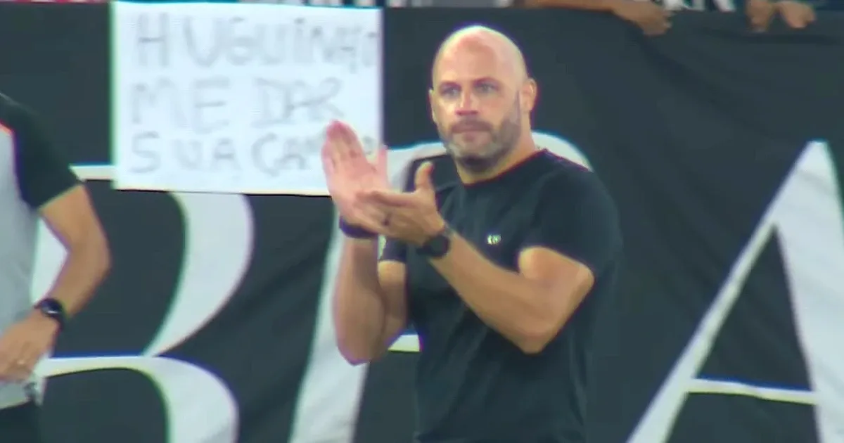Melhor jogo de Villalba, mudança em Justino e Ferraresi e quatro atacantes: Franclim detalha questões táticas no Botafogo