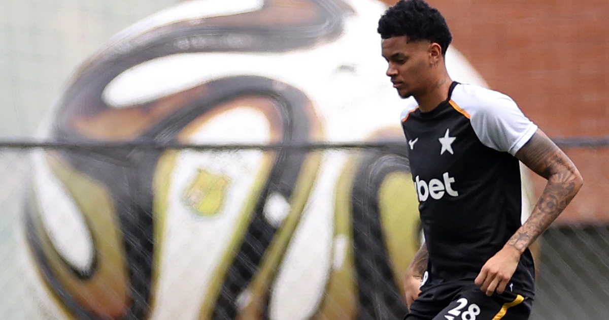 Newton deixa o Botafogo e assina contrato com o São Paulo; volante inicia treinos