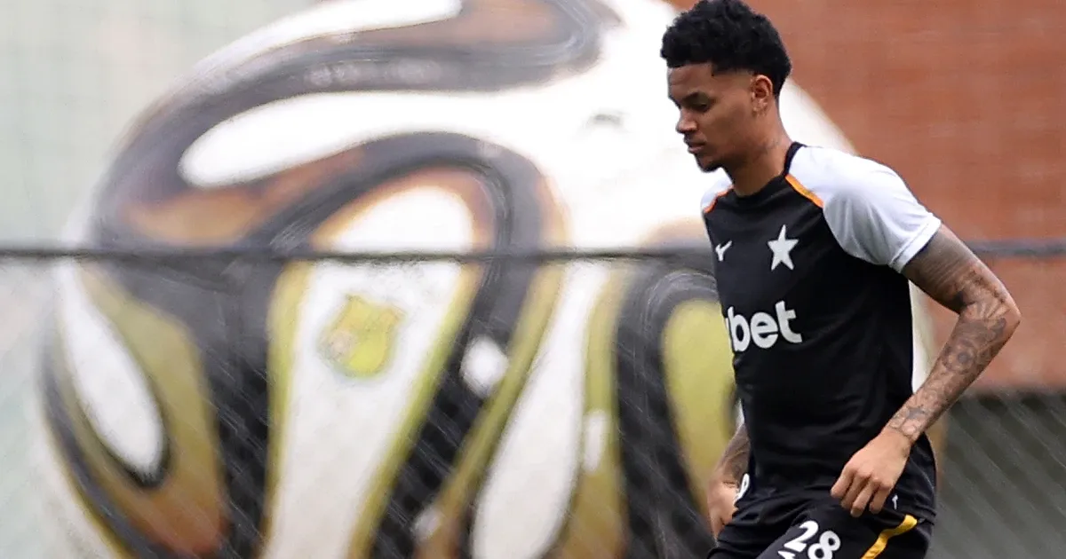 Newton deixa o Botafogo e assina contrato com o São Paulo; volante inicia treinos