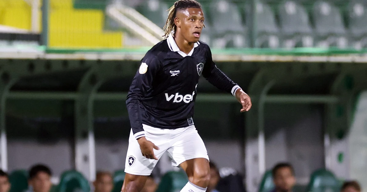 Nicola se espanta com setoristas do Palmeiras cravando Danilo: ‘Botafogo não vai aceitar essa proposta e não tem pressa para vender’