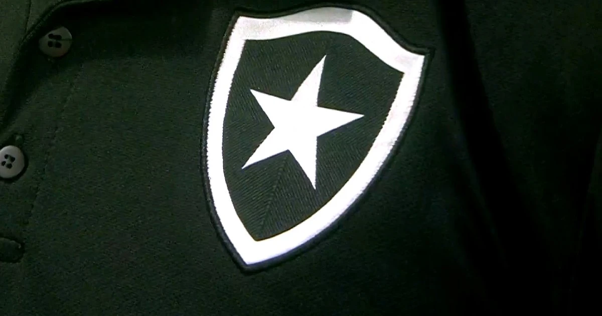 Nova camisa preta do Botafogo da Mizuno terá alusão ao aniversário de 132 anos do remo