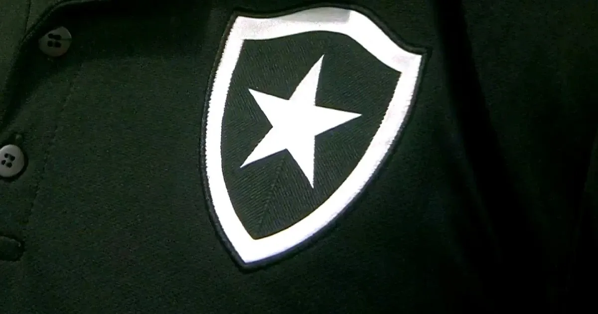 Nova camisa preta do Botafogo da Mizuno terá alusão ao aniversário de 132 anos do remo