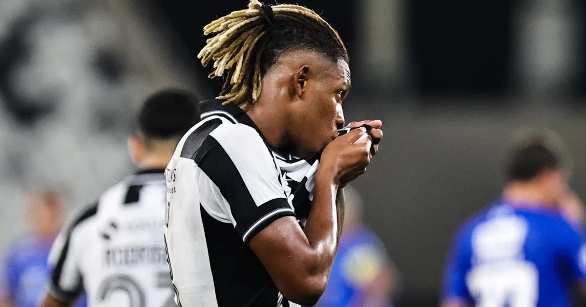 Palmeiras não está otimista e trata como ‘difícil’ contratação de Danilo, do Botafogo