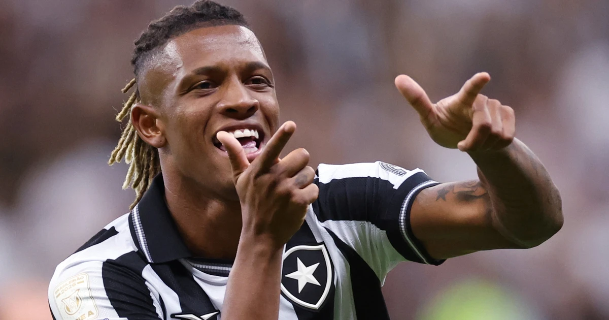 Palmeiras não tem € 30 milhões em caixa e tenta convencer Botafogo a aceitar jogadores em troca por Danilo