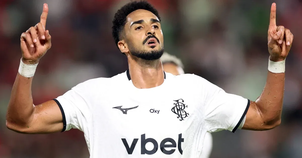 Real Oviedo tenta contratação de Chris Ramos, atacante do Botafogo