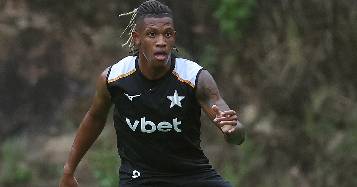 Reunião entre Botafogo e agentes de Danilo quase chegou às ‘vias de fato’, diz rádio; Palmeiras tentará de novo o volante no fim do ano