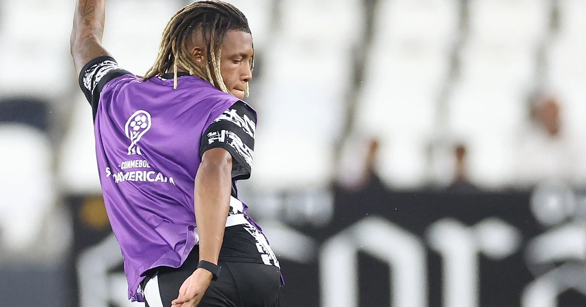 Site diz que Palmeiras oferece salário maior que o Zenit a Danilo, do Botafogo