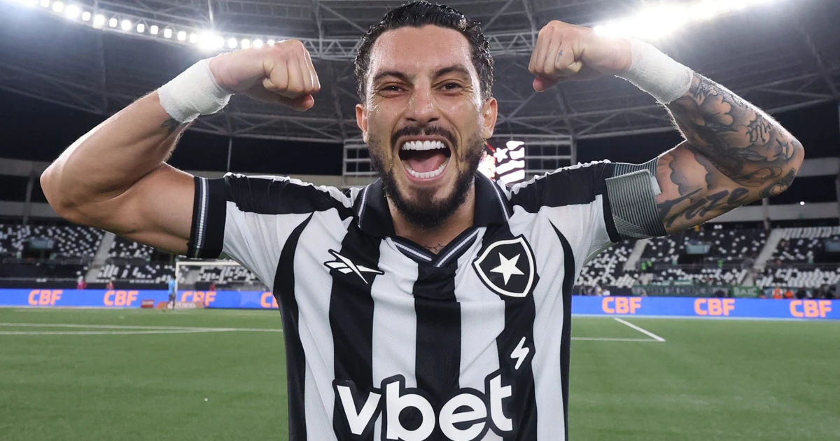 Torcida do Botafogo elege Alex Telles como o destaque do time no primeiro semestre de 2026