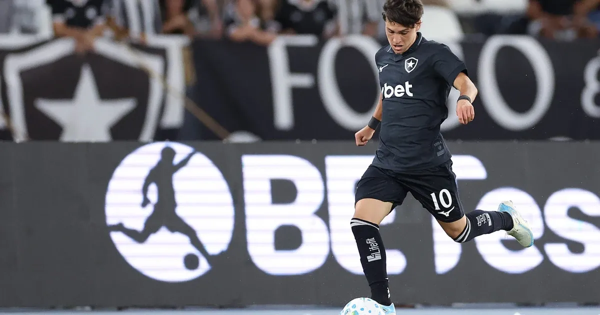 TV: Montoro, do Botafogo, é oferecido por empresários ao River Plate, mas situação não avança