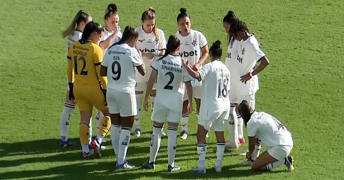 Botafogo é superado pelo Vitória em Salvador e cai para a lanterna do Brasileirão Feminino