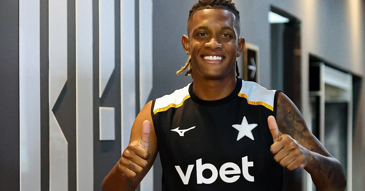 Zenit aumenta proposta salarial para Danilo, do Botafogo, e oferece mais que Palmeiras