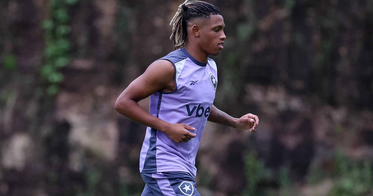 Zenit faz proposta ao Botafogo por Danilo, que não deseja atuar na Rússia; clube espera mercado aquecer